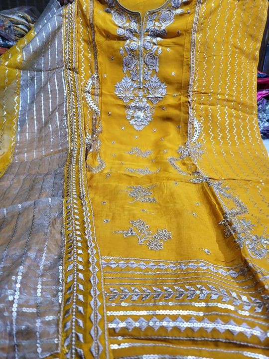 organza-pakistani-yellow