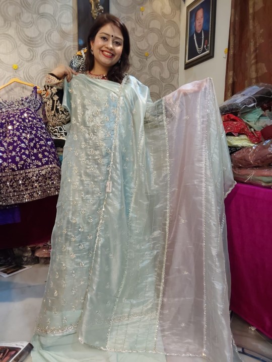 Shasha (@shashalabel) posted on Instagram: “🤑Price-17100 ✓Name - Taj  Palace Bridal Lehenga Red Whatsapp +91 8595… | Bridal lehenga red, Lehenga  red, Bridal lehenga